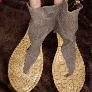 Body central sandals